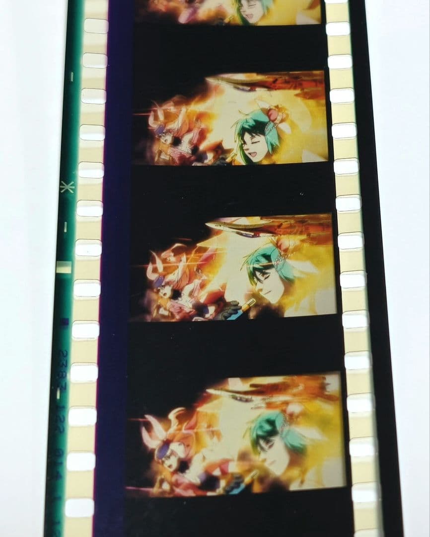 入手困難!! 希少!! マクロス フィルムコマ カードケースにて保管