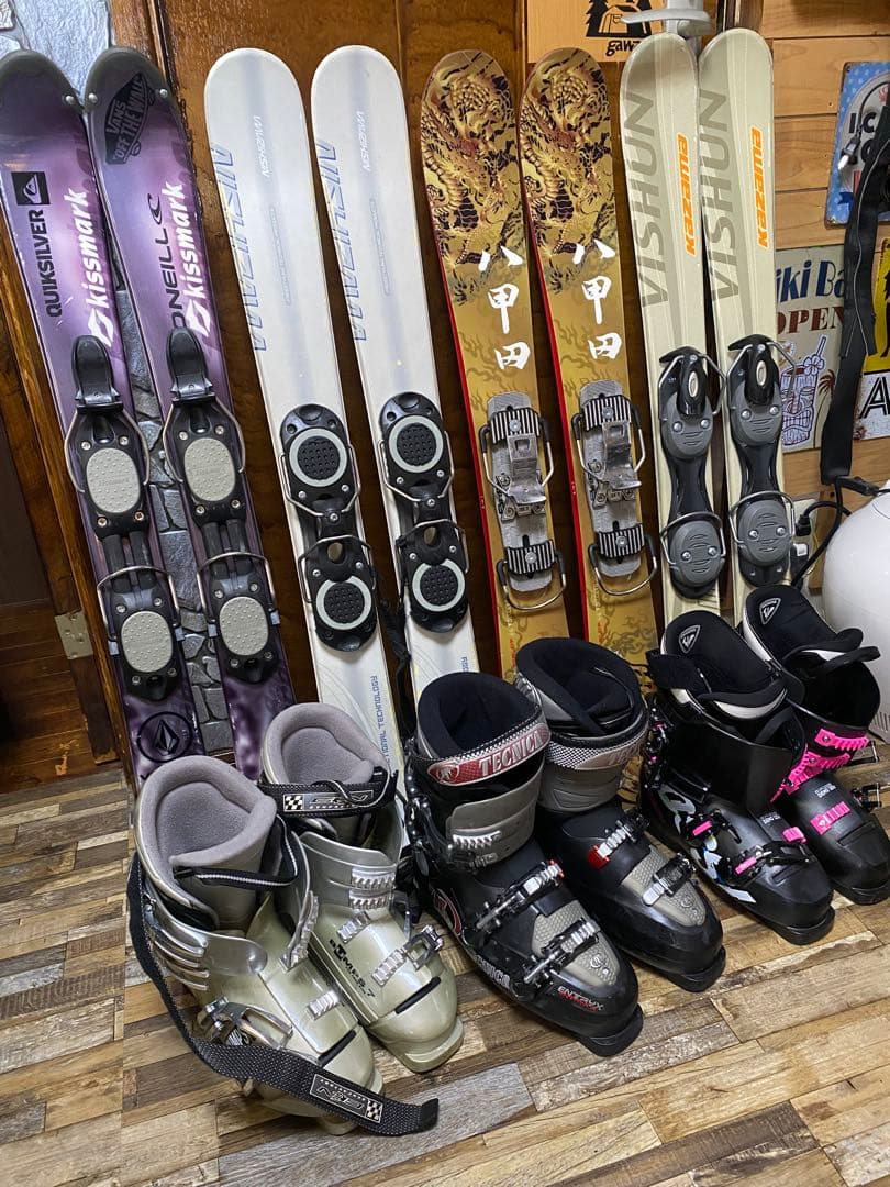 ま*ん様 影八甲田（龍）&ショートスキー板 合計4セットとロシニョール含むブーツ
