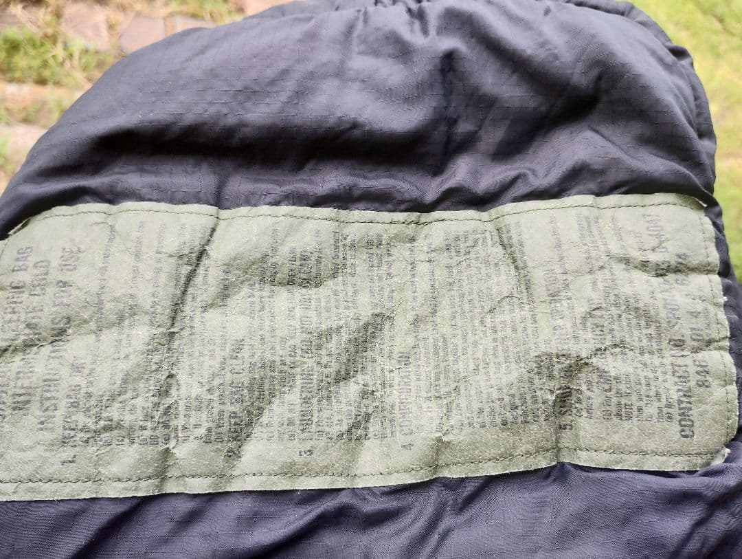 U.S.スリーピングバッグ　米軍放出品　秋冬用寝袋