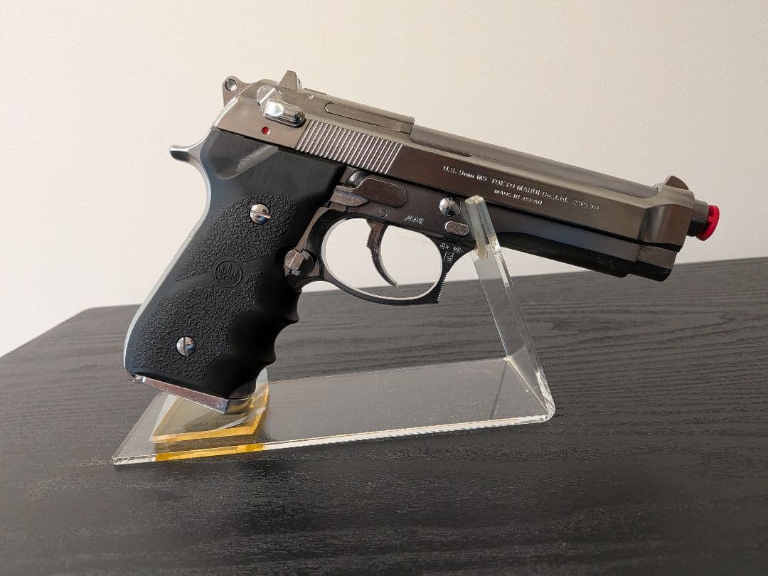 東京マルイ　M92Fクロムステンレス　予備マガジン付き