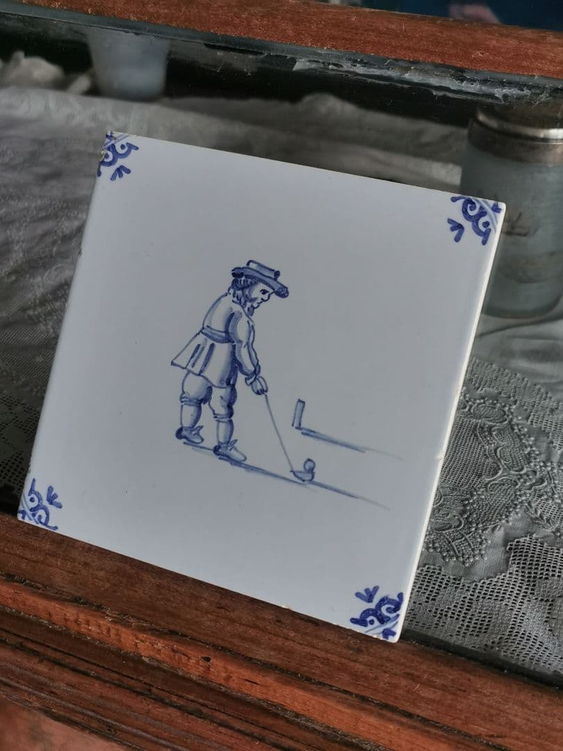 ヴィンテージ/アンティーク デルフト焼タイル コバルト手描 ゴルフショットの紳士