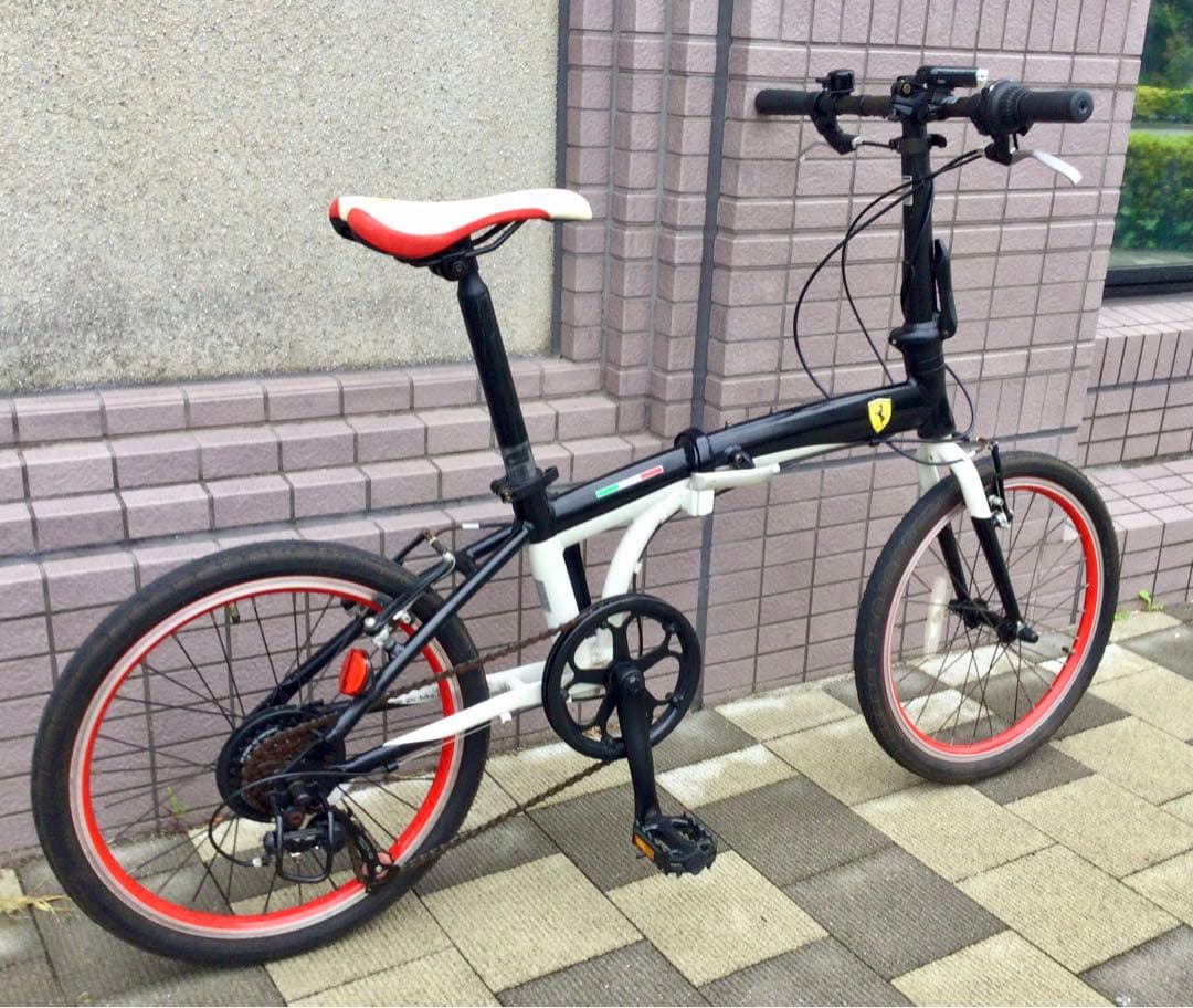 FERRARI フェラーリ　折り畳み自転車　７段変速　東京