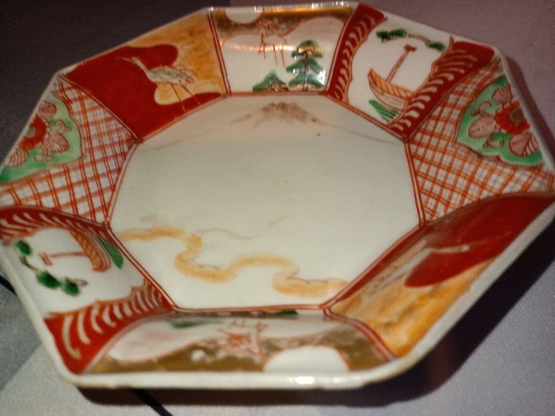 【古伊万里焼】　八角鉢　江戸時代後期　鶴亀　松竹梅　富士の図　金彩赤絵　吉祥文様