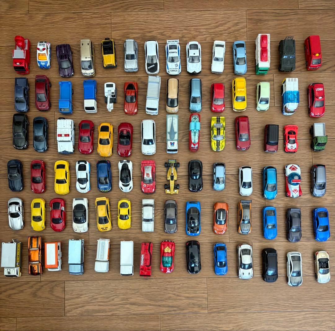 d*3様 トミカ　ミニカーまとめ売り　84台