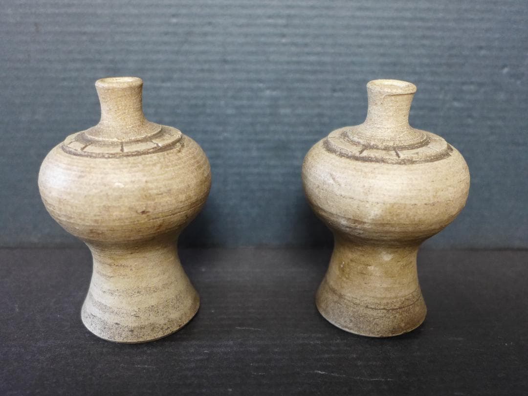 蔵出し　時代物　古瀬戸　大変古い酒器　酒器一対　小壺　白釉薬　古美術　骨董
