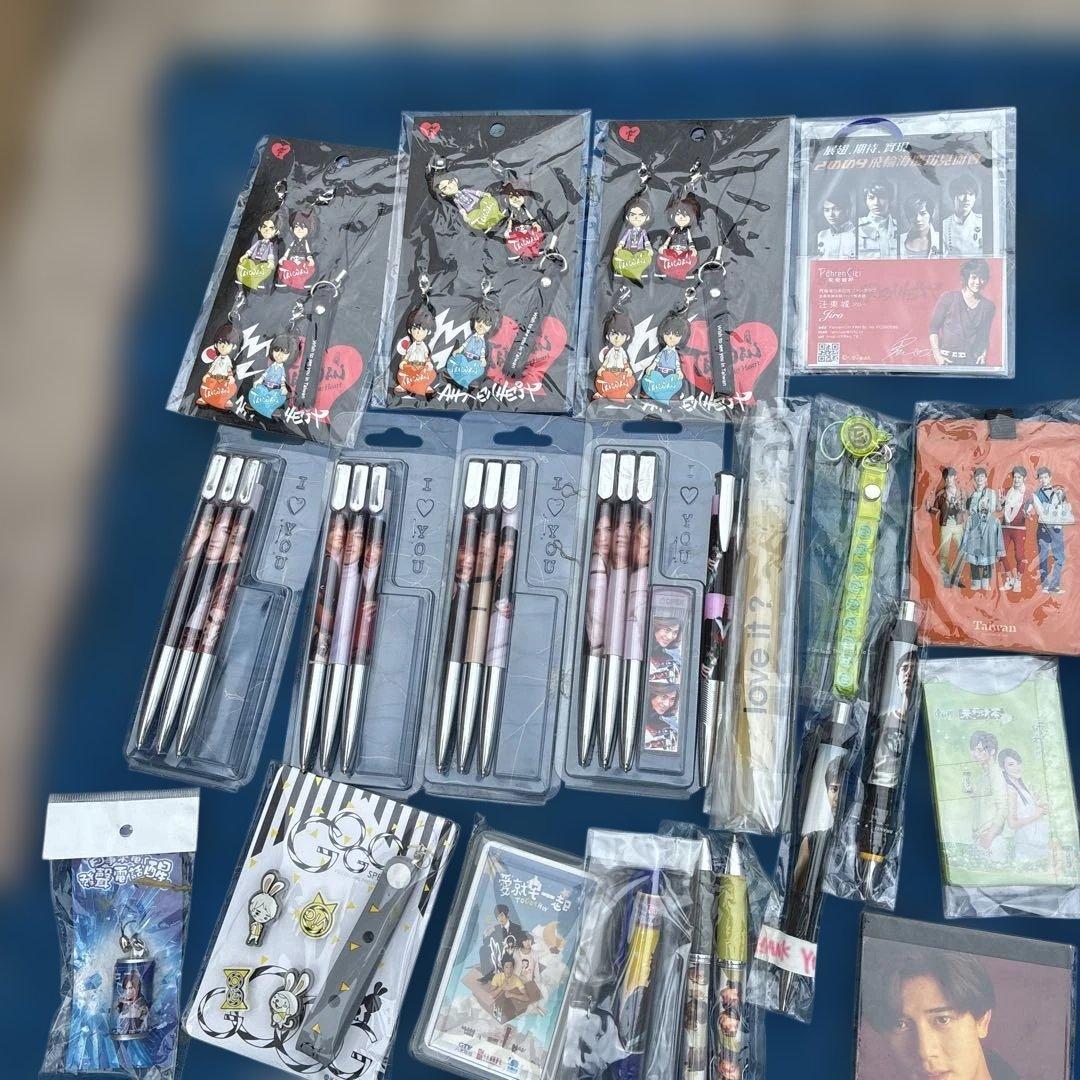 超希少品多数新品未使用品 アイドルf4 台湾アイドルf4 ヴィック・チョウ周渝民