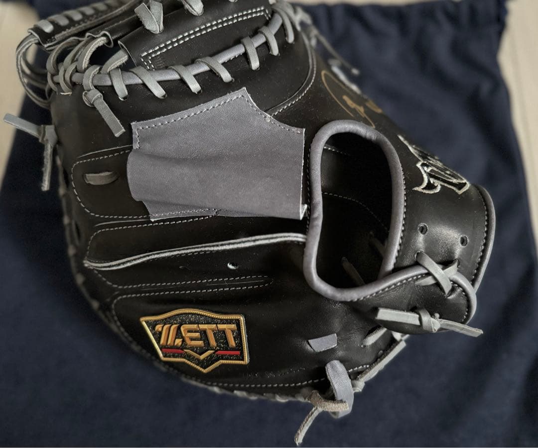 40個限定森友哉直筆サイン入りグローブ