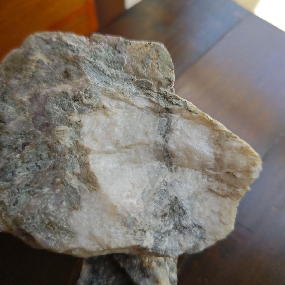 世界遺産　佐渡金山　大正時代採集品　紫色石英を伴う金銀石英脈