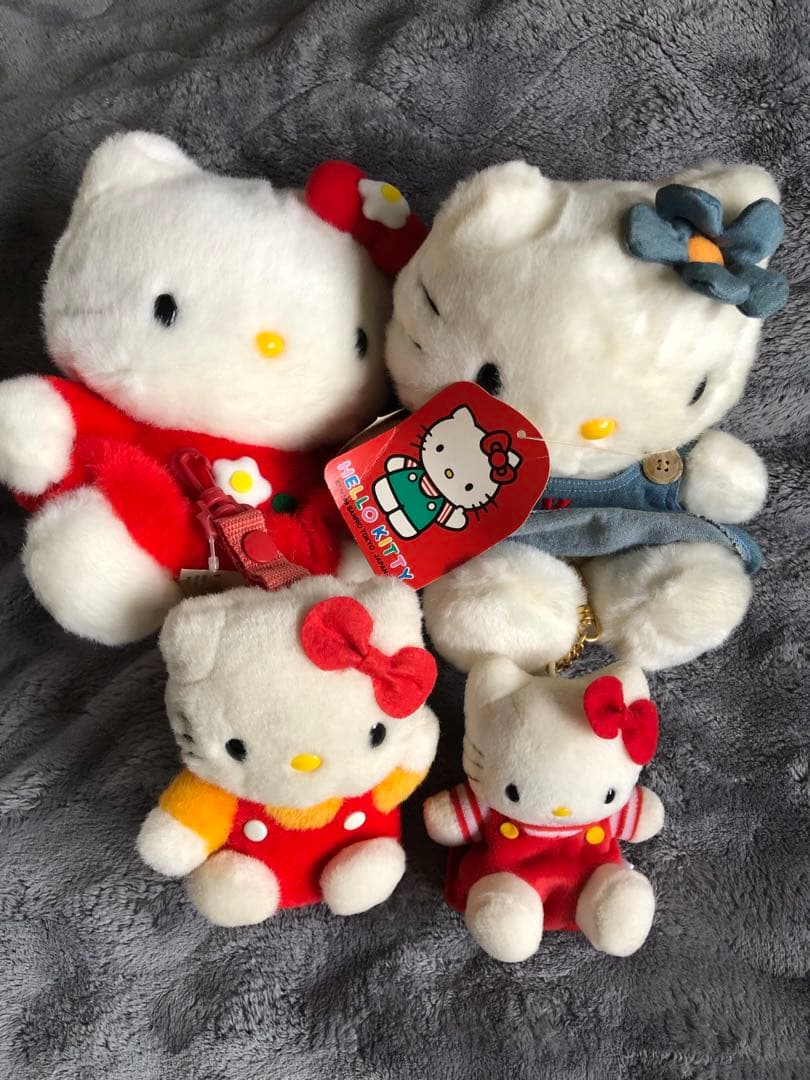 ハローキティちゃん　ぬいぐるみ　4体