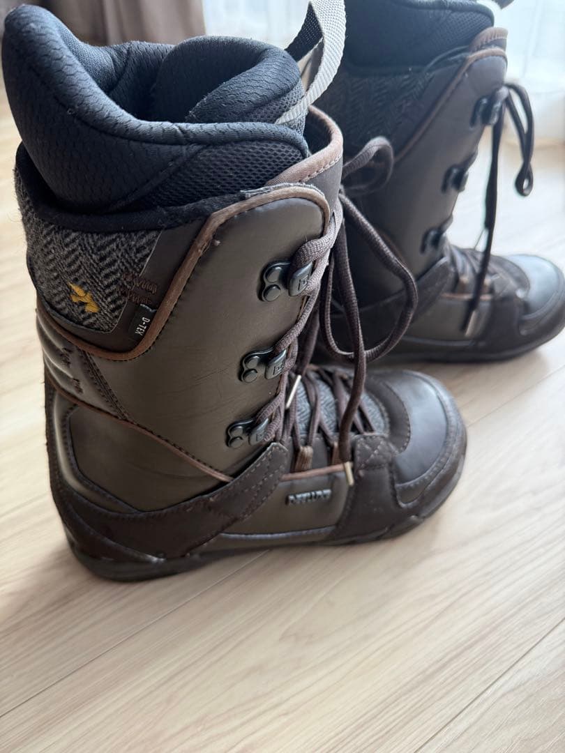 スノーボードブーツ DEELUXE independent