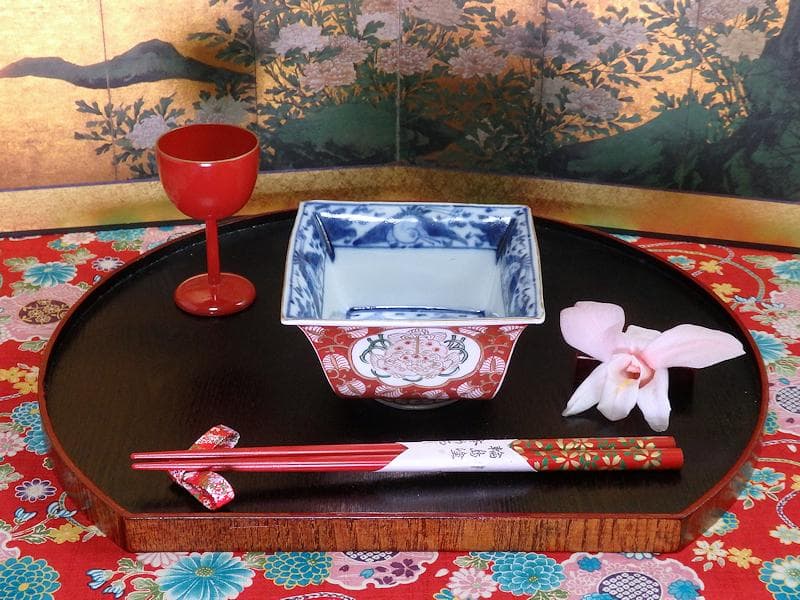 大聖寺伊万里　金唐草に獅子　石畳花枡紋の図　四方角向付　D508AS-DCm