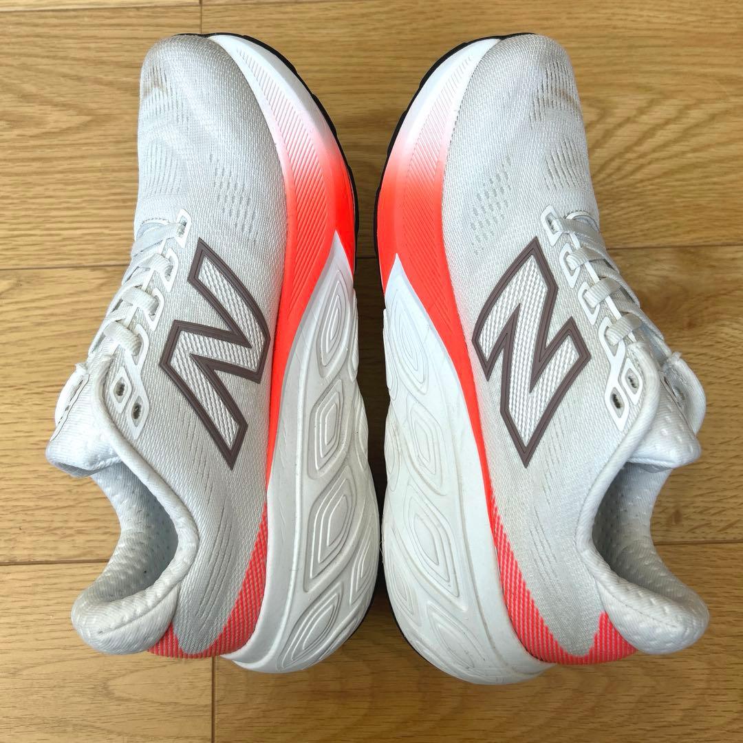 ニューバランス　ランニングシューズ　レディース W880 24cm