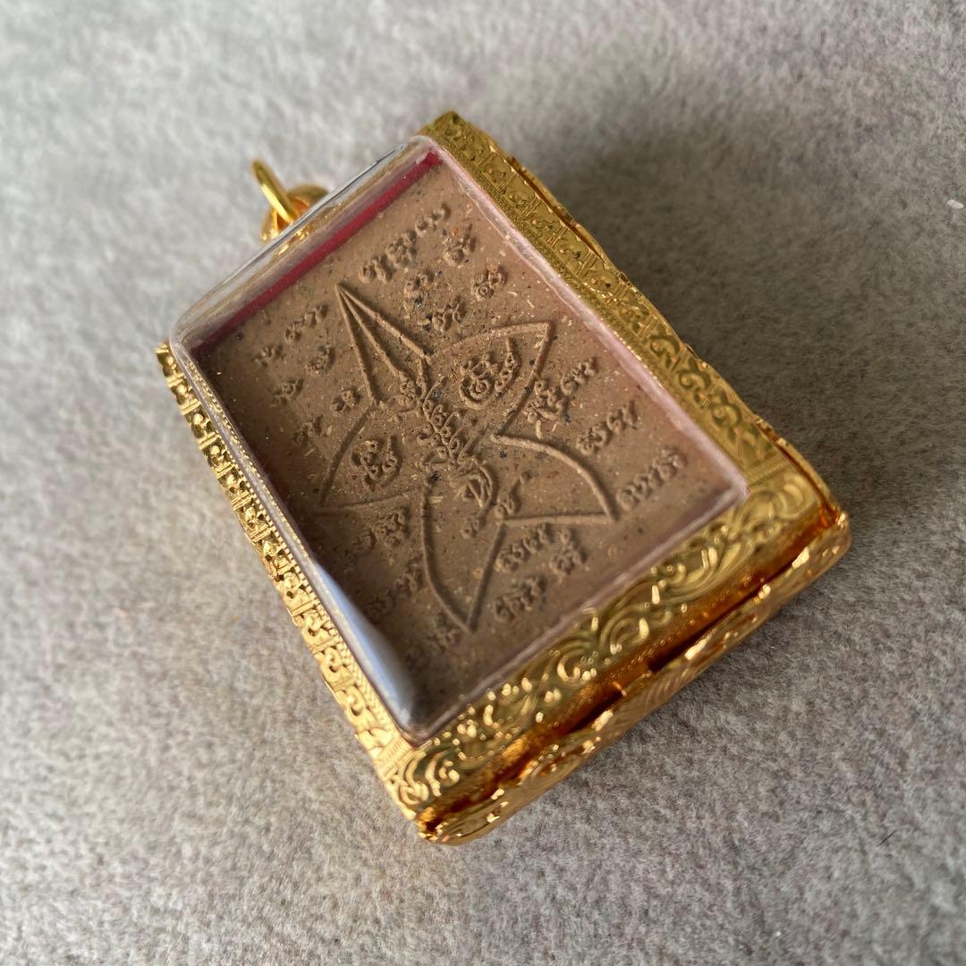 プラクルアン 偉大なる阿羅漢の眼 LPカオヘン師 超レア品 金運 守護 御守り