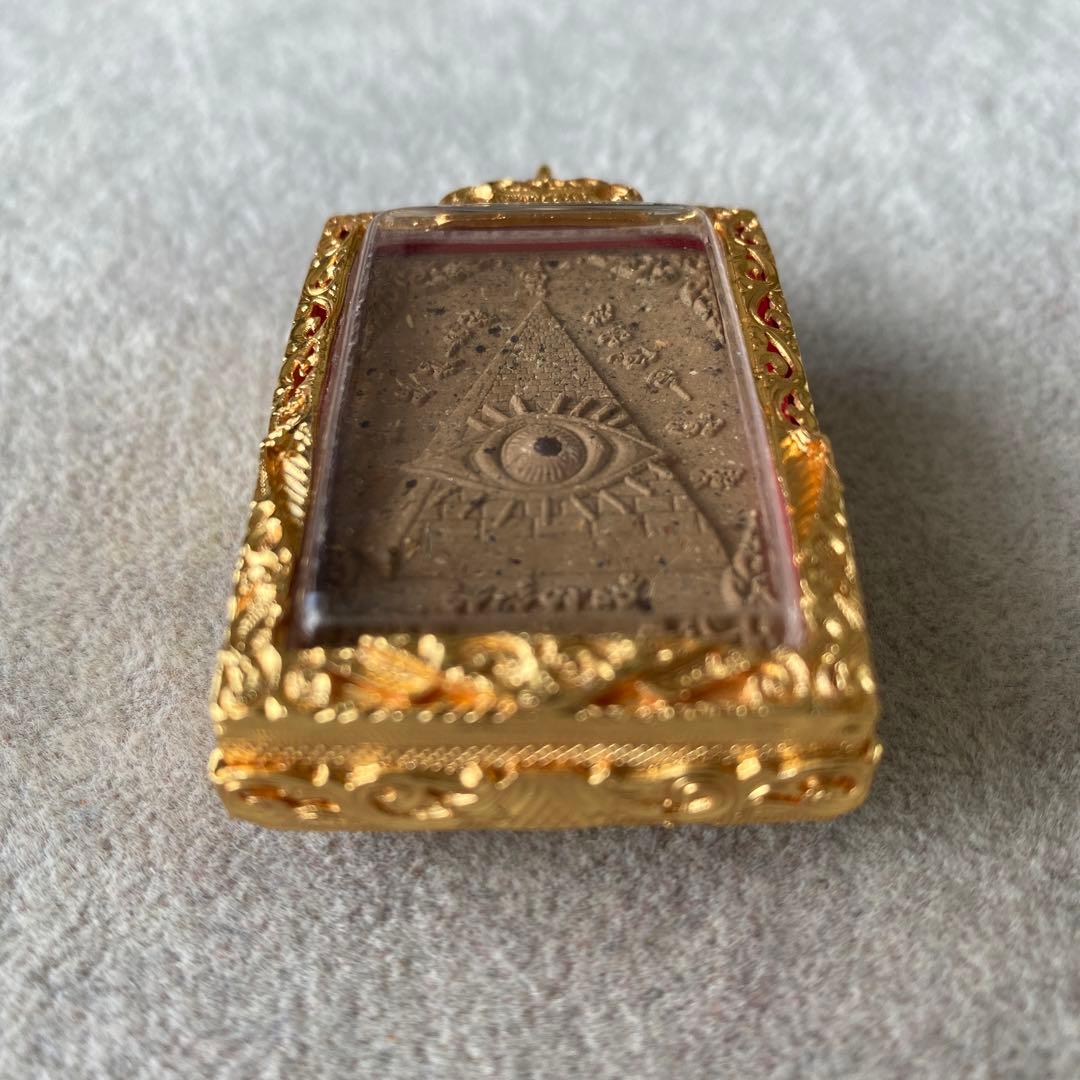 プラクルアン 偉大なる阿羅漢の眼 LPカオヘン師 超レア品 金運 守護 御守り