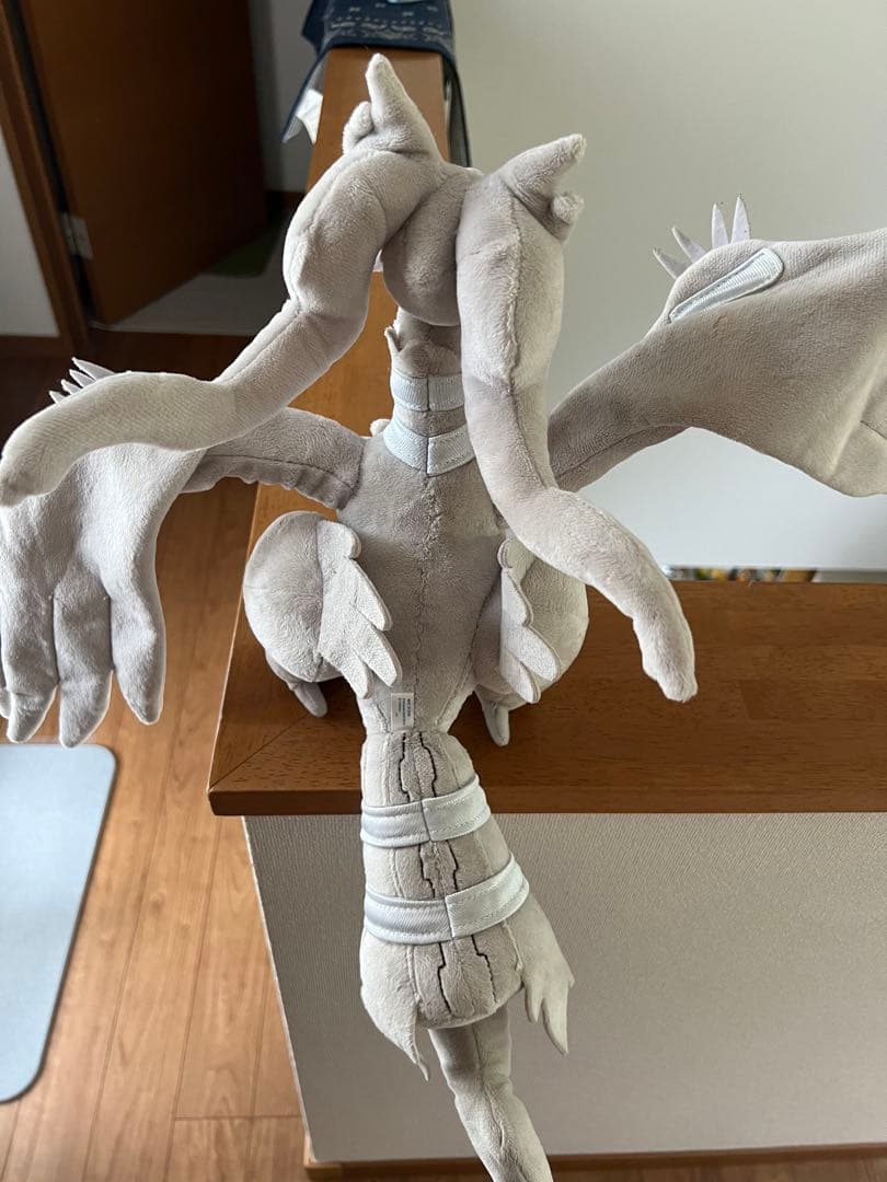 ポケモン　レシラム　ポーズチェンジぬいぐるみ