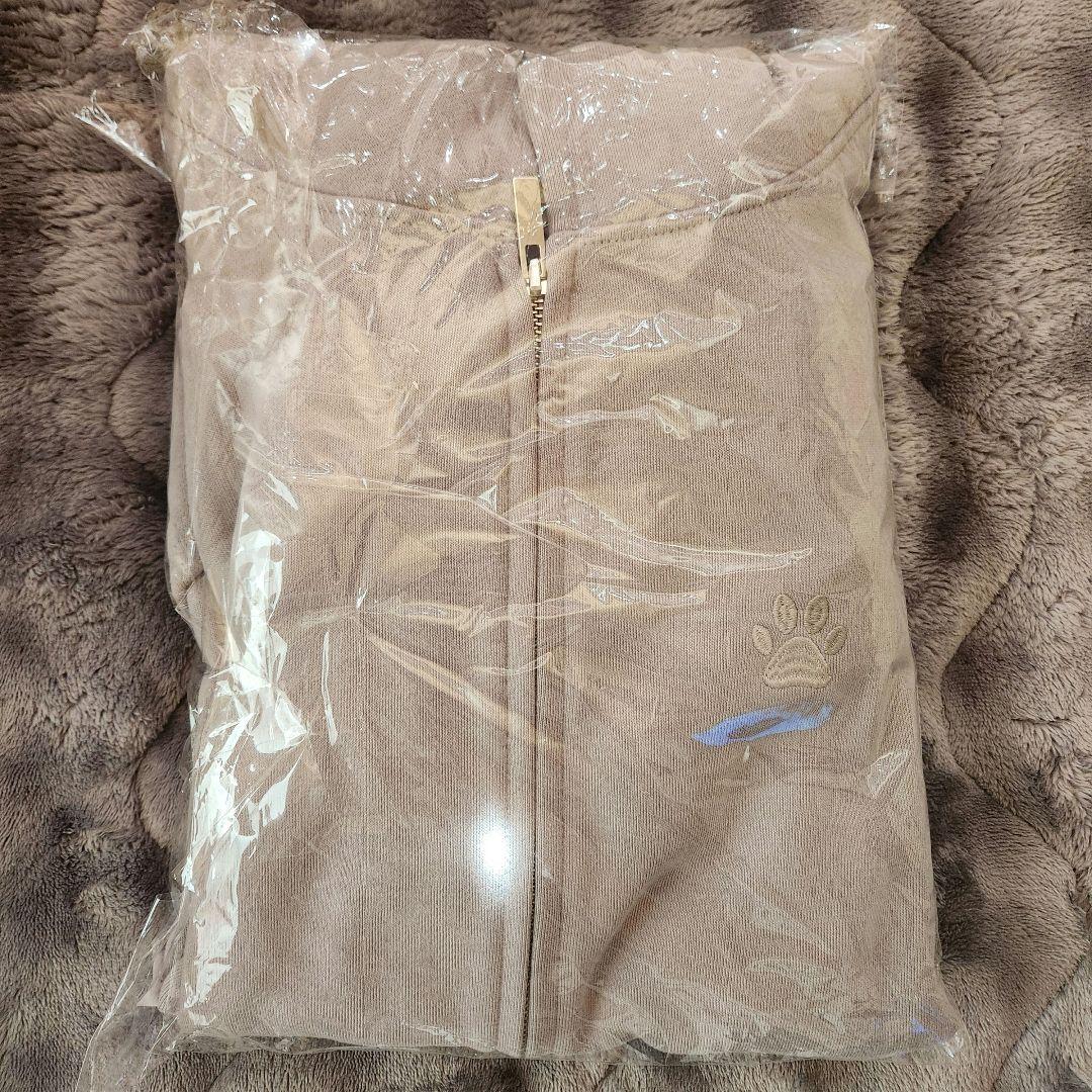 ウルフチャンパーカー