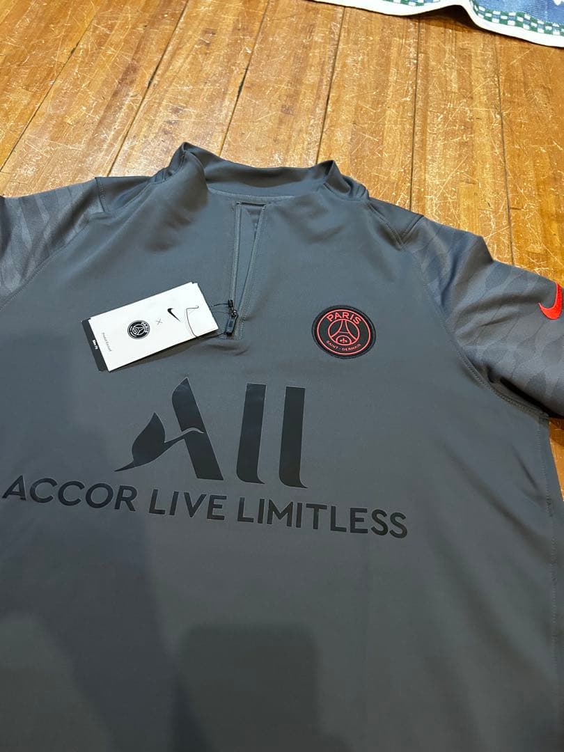 Nike PSG パリサンジェルマン　トレーニングジャージ グレー
