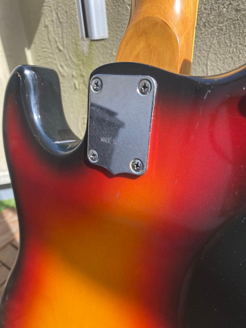 グヤトーン　ビザールベースギター（EB-25）