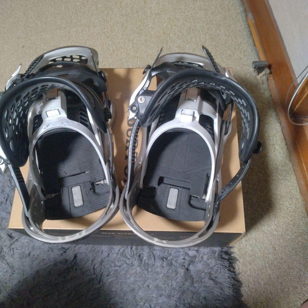 BURTON ジェネシス　Mサイズ　ビンディング　　 シルバー　カッコイイ。