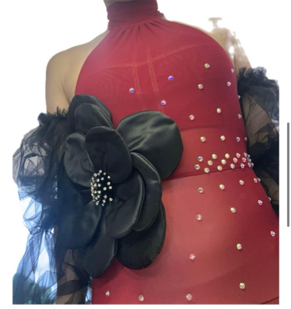 【処分価格！】社交ダンス　大輪の花が映える赤黒ドレス／美シルエット　練習着