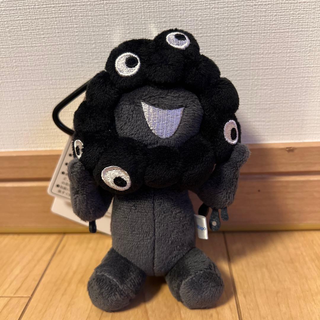 新品タグ付 黒ミャクミャク【座り】カラビナ付きマスコット