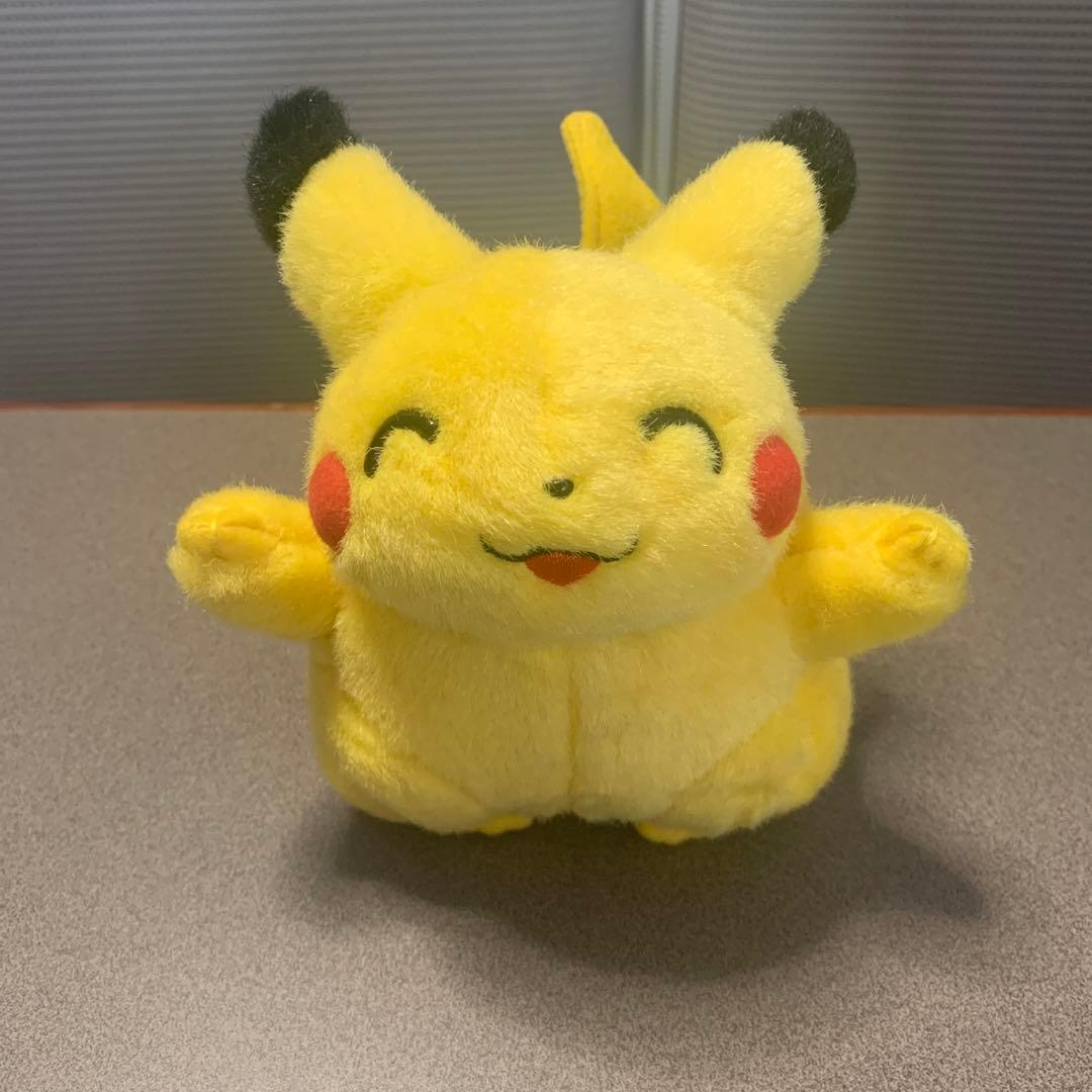 初期　ピカチュウ　ぬいぐるみ　にっこり　タカラトミー　バンザイ
