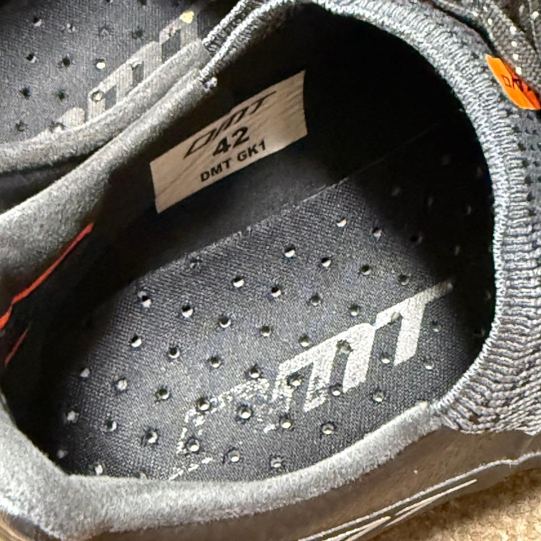DMT GK1 42サイズ spdシューズ