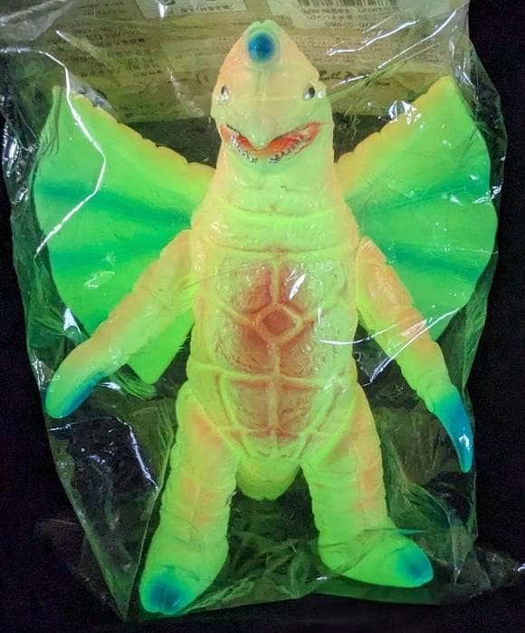 ドラコ 羽付「ウルトラマン」登場怪獣（ブルマァク復刻）蓄光版 ソフビ 未開封