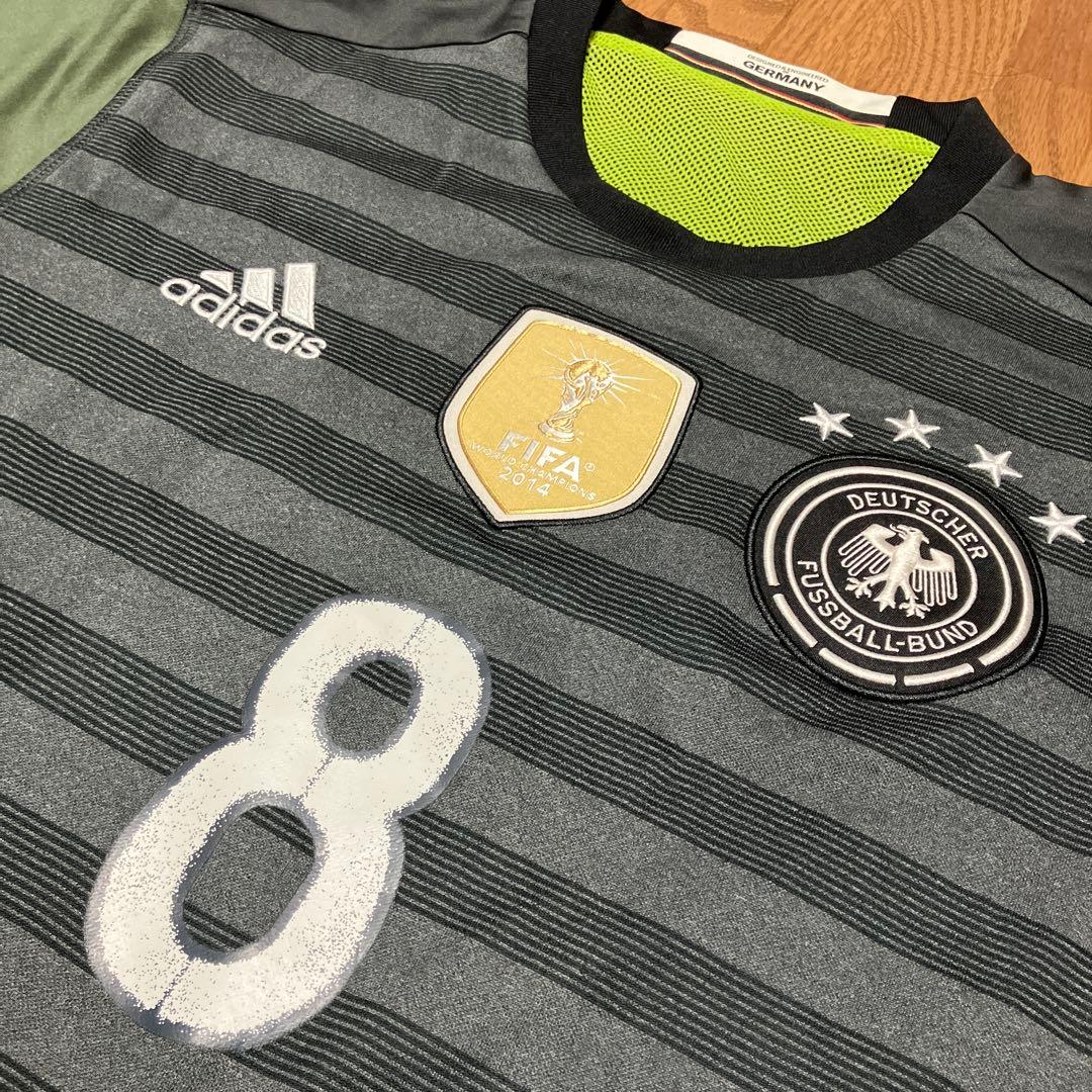 【美品/正規品】ドイツ代表 エジル ユニフォーム