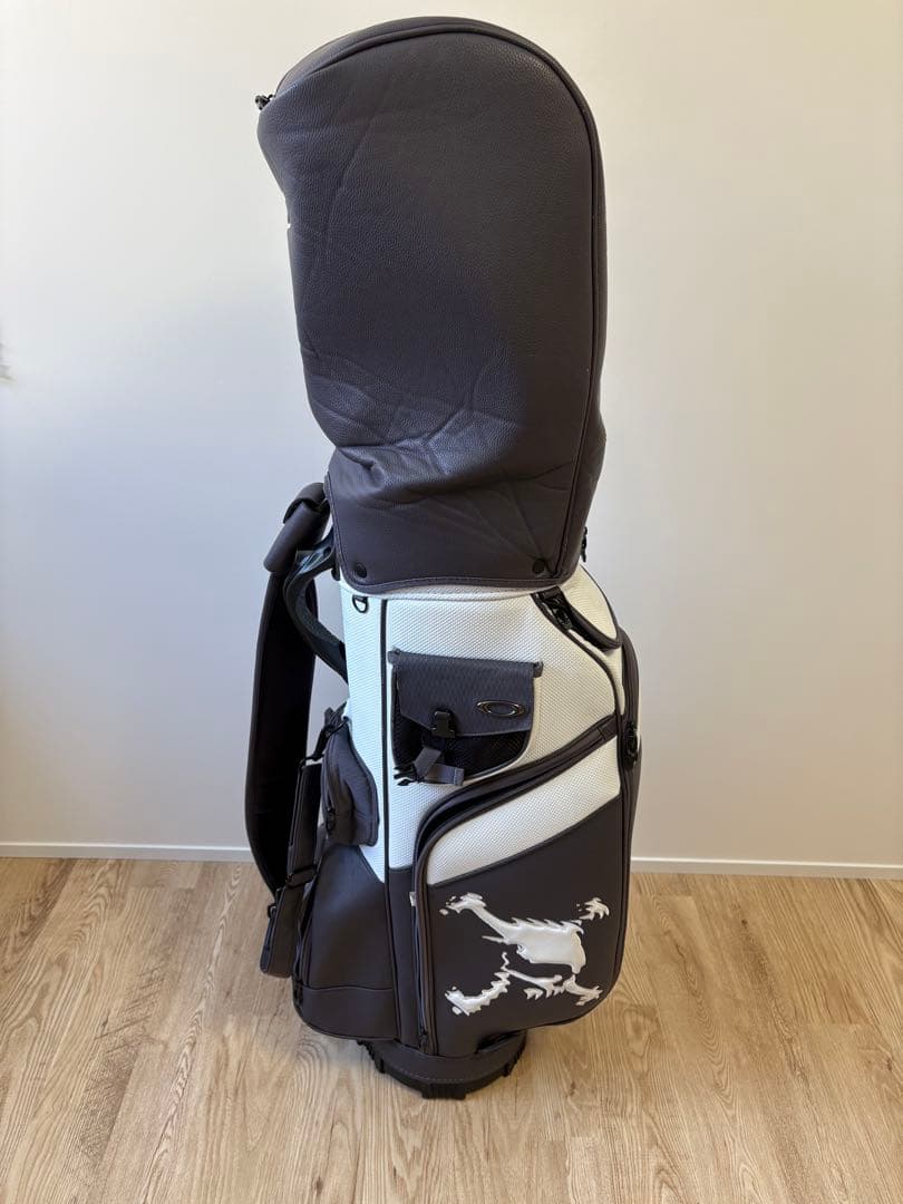 Oakley ゴルフバッグ グレーとホワイト