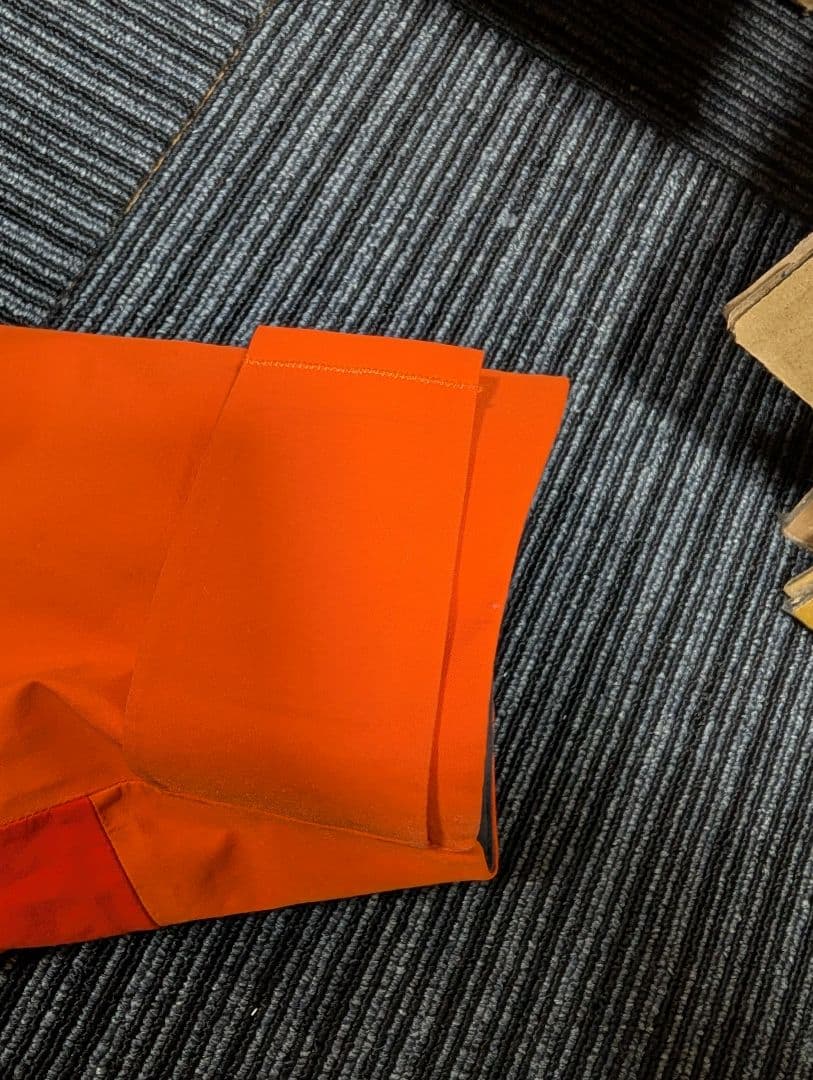 Haglofs ヴァッシ ゴアテックス ジャケット オレンジSサイズ