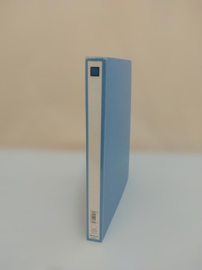 リングファイル　A4サイズ　140枚が77冊　450枚が2冊