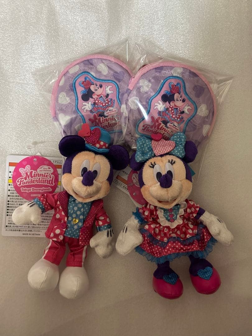 ディズニーパルパルーザ ミニファン ミッキーミニーぬいぐるみバッジ カプセルトイ