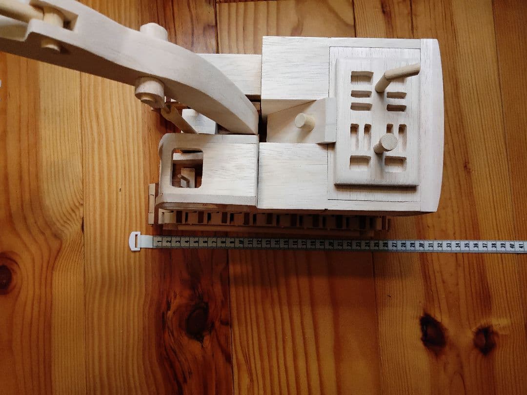 木製ショベルカー