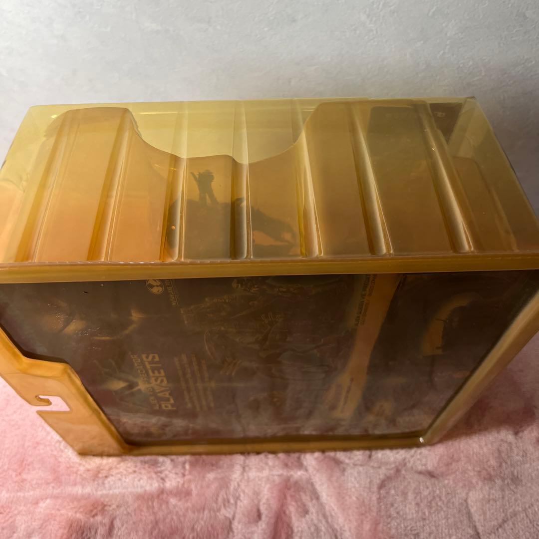 マクファーレントイズ　AVP ジオラマ　エイリアン　プレデター　フィギュア