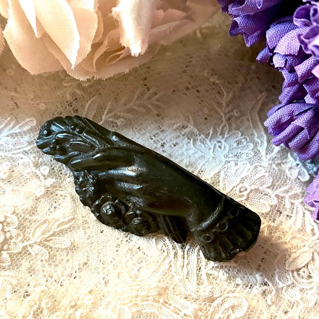 ボーカナイト　ローズ&ハンドモチーフブローチ　手とバラ薔薇　フランスアンティーク