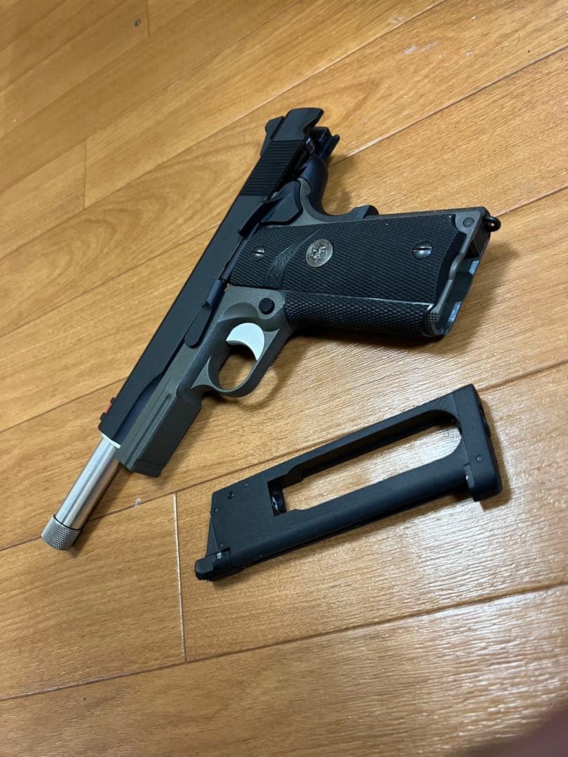 Carbon 8 M45 MCO ハンドガン