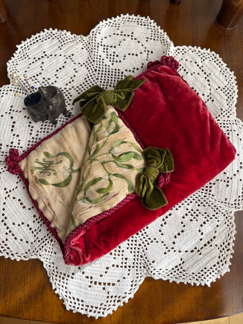 ♡フランスアンティーク　ヤドリギのハンキーケース　モノグラム　シルク　ベルベット