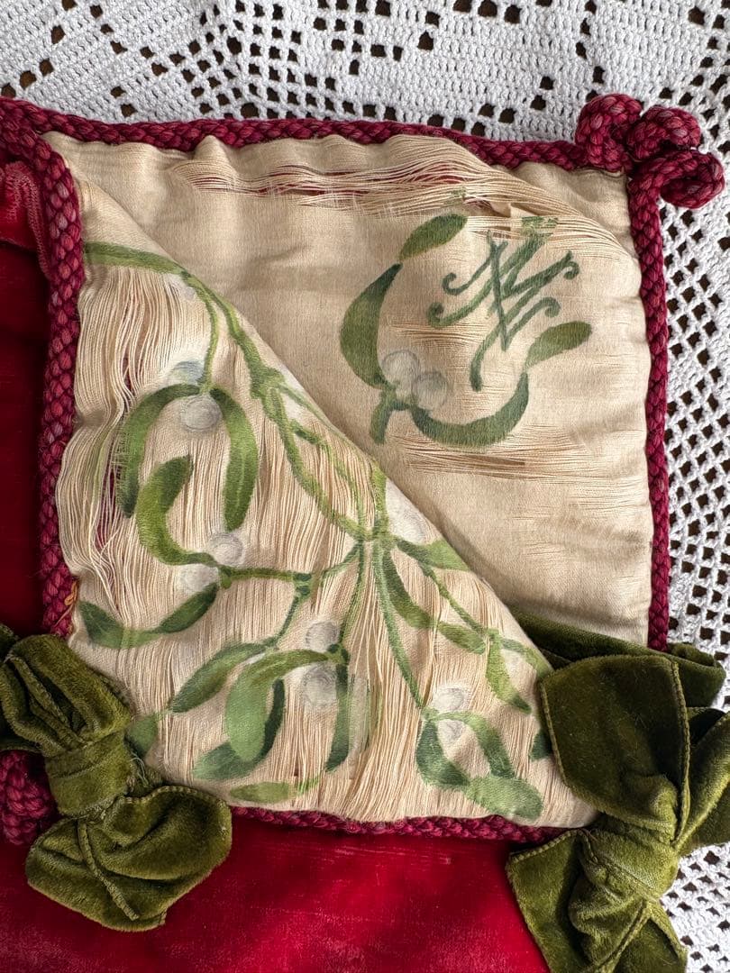 ♡フランスアンティーク　ヤドリギのハンキーケース　モノグラム　シルク　ベルベット
