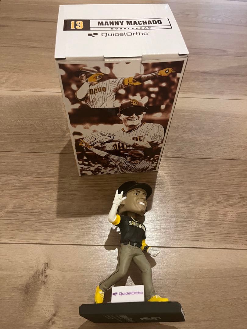 マチャド　パドレス　ボブルヘッドフィギュア