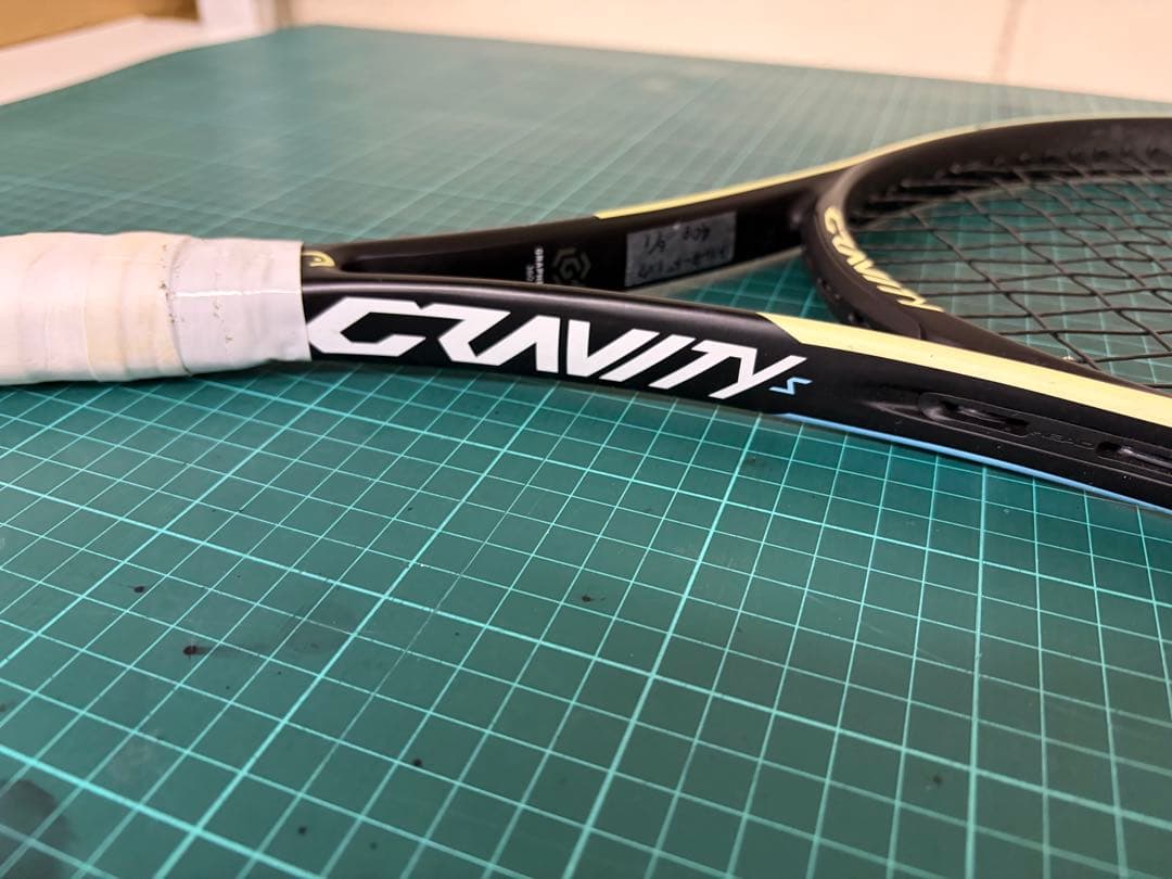 テニスラケット GRAVITY S ブルー/イエロー