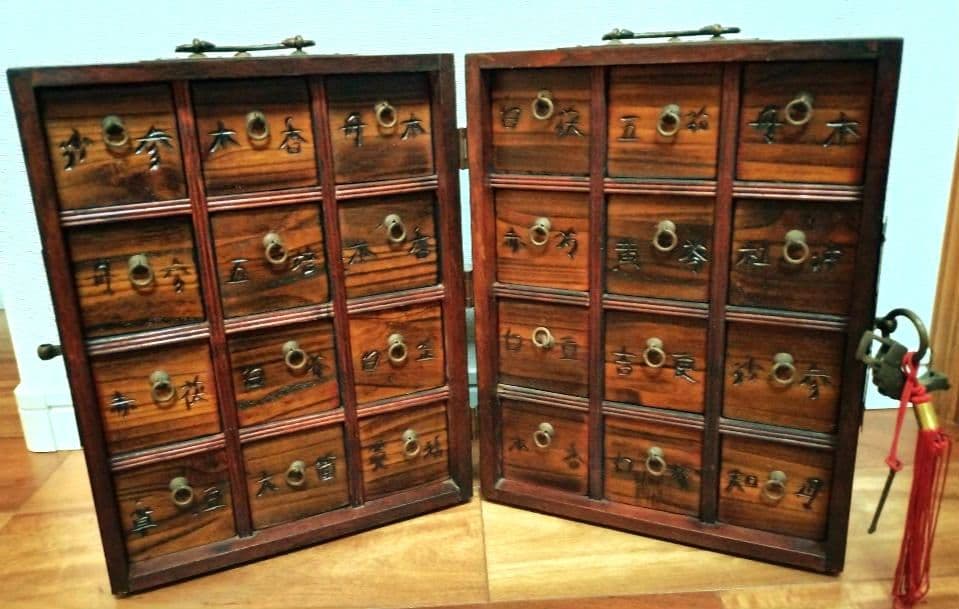 亀*ん様 薬箱　薬箪笥　李調家具　24杯 折り畳み式 中国 民芸 骨董 アンティ