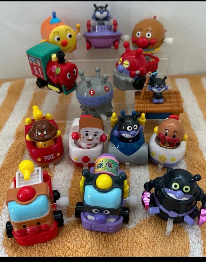 アンパンマン　トレイン　アカキンマン　だだんだん　バイキンメカ