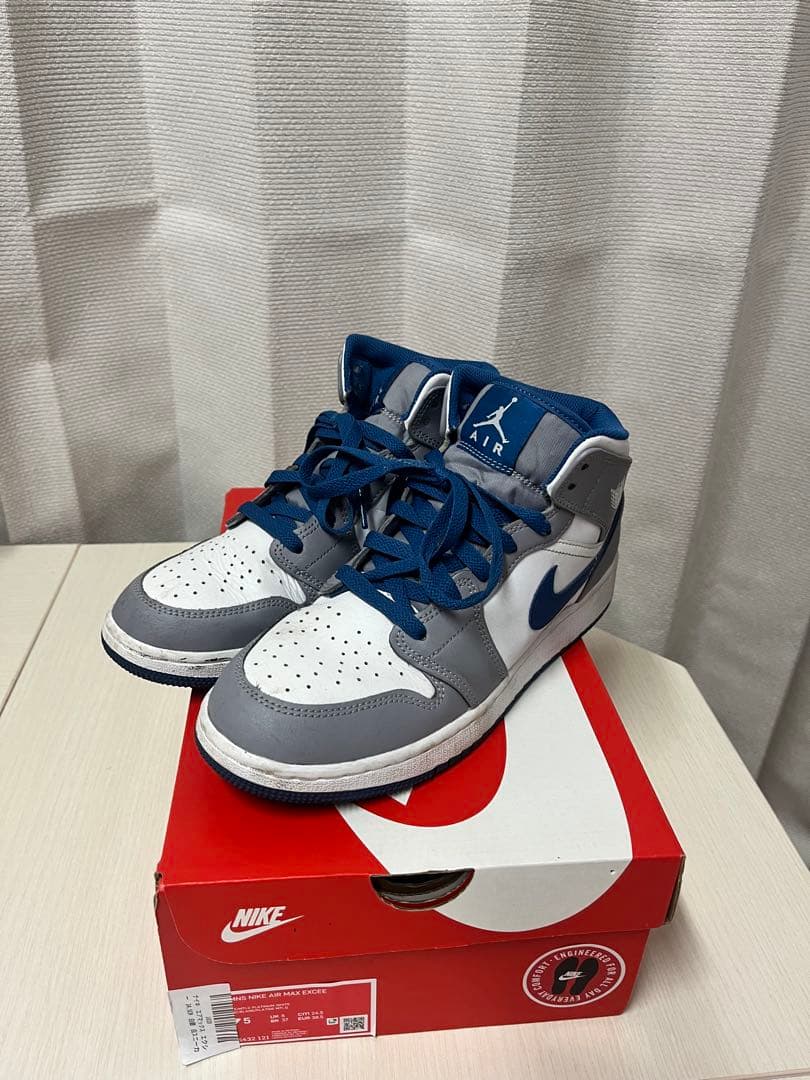 NIKE スニーカー　ジョーダン