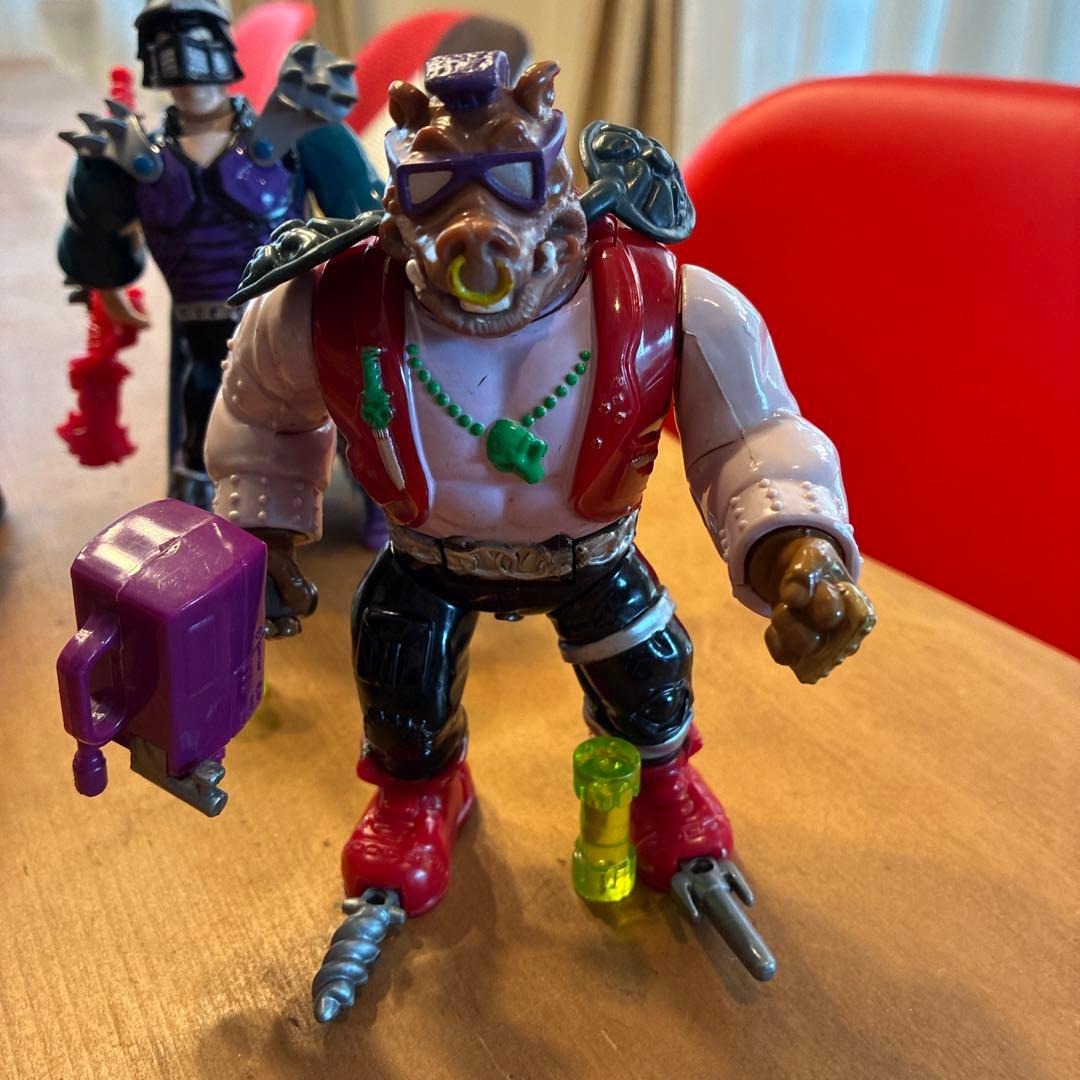 d*2様 ミュータント・タートルズ フィギュア10体とバス・バイク・ボートセット