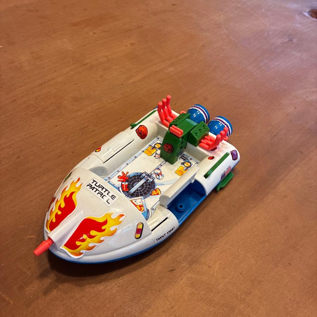 d*2様 ミュータント・タートルズ フィギュア10体とバス・バイク・ボートセット