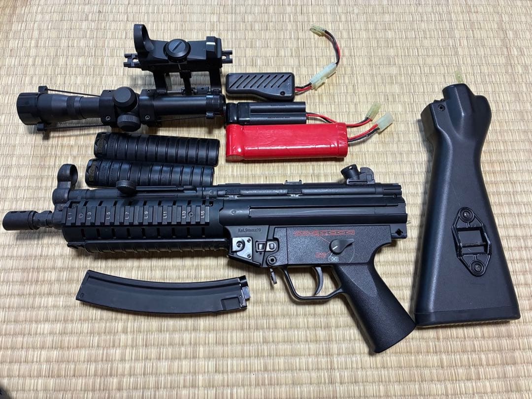 MP5電動ガン マガジン付き