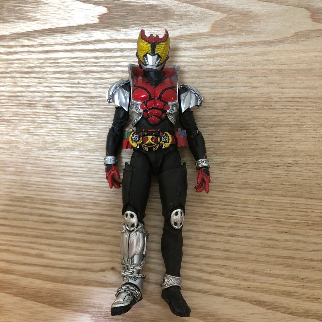 S.H.Figuarts (真骨彫製法) 仮面ライダーキバ キバフォーム
