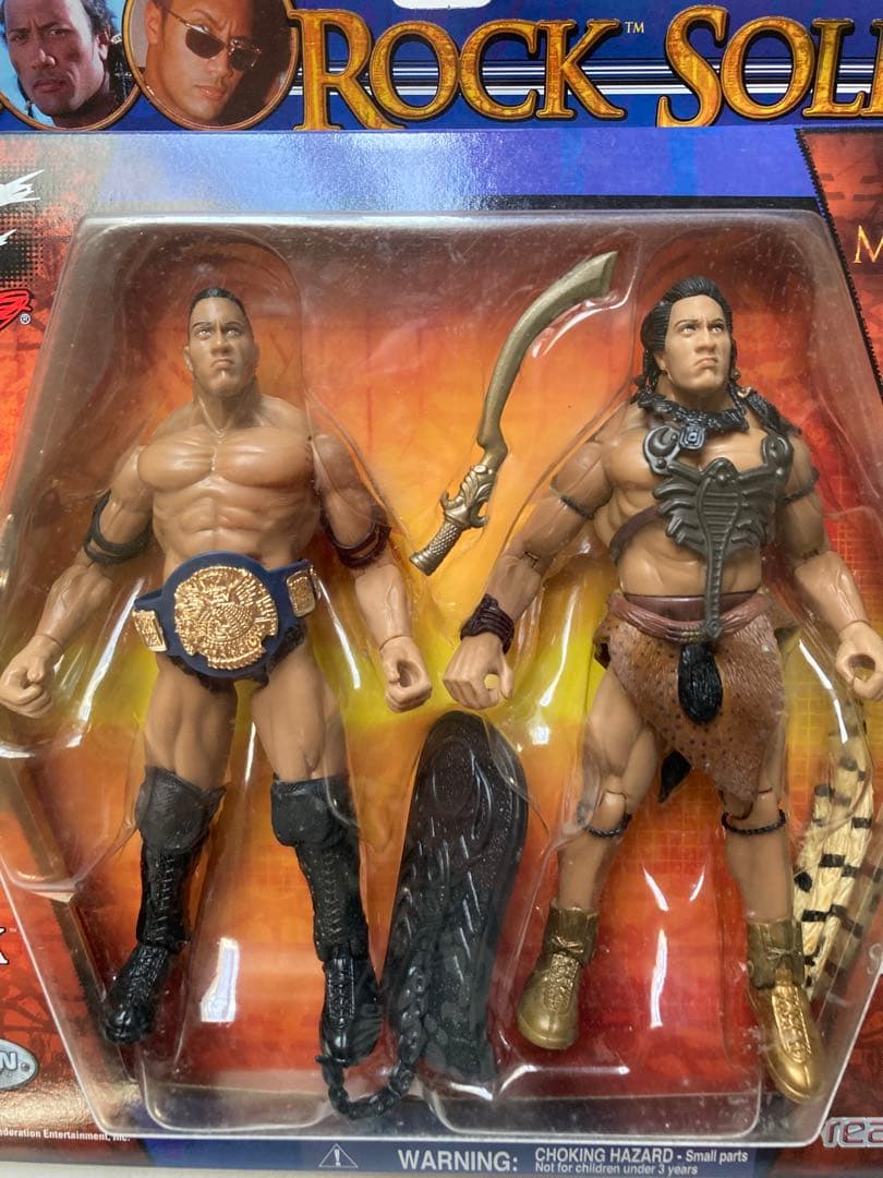 ザ・ロック　２バージョンのフィギュア　ROCK SOLID