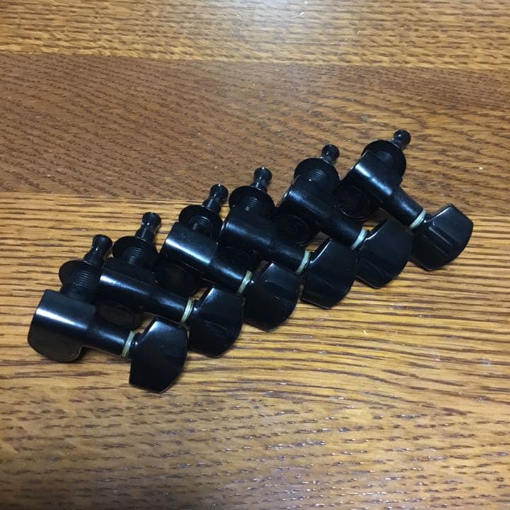 エレキギター用片側タイプの糸巻き(BLACK)